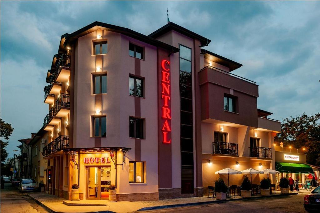 Централ Хотел И Спа Pavel Banya Exterior photo