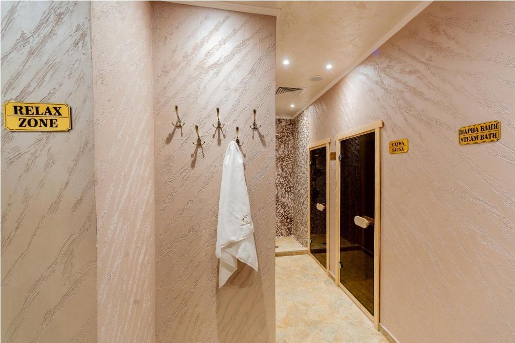 Централ Хотел И Спа Pavel Banya Exterior photo